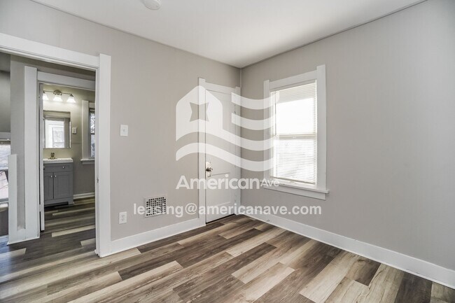 Building Photo - 1959 Barrows St