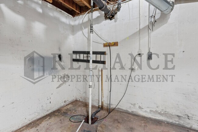 Building Photo - 5106 E Pawnee St