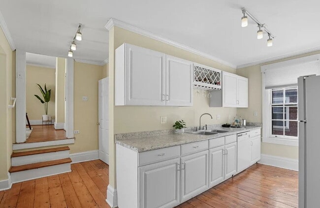 Building Photo - 407 Tusculum Ave