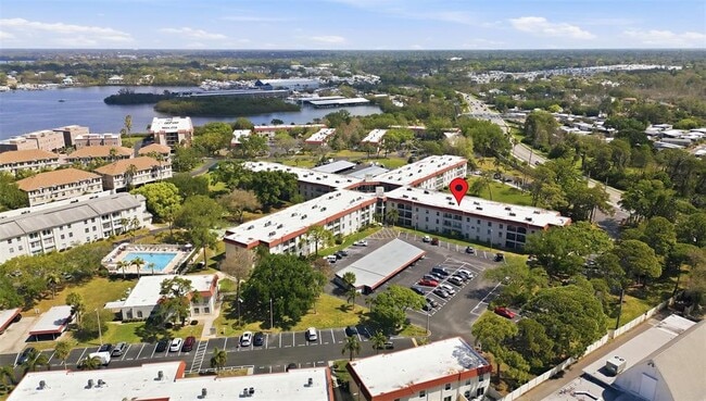 Building Photo - 2700 Bayshore Blvd