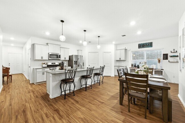 Building Photo - 3/BR 2/BA Home with Modern Touches and Cozy Outdoor Living!