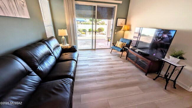 Building Photo - 38325 S Mountain Site Dr