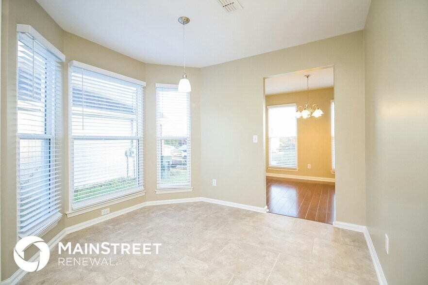 Building Photo - 4296 Brackenwood Dr