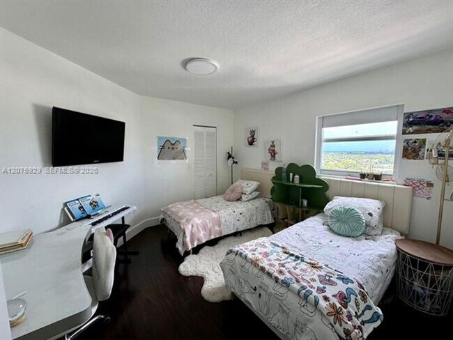 Building Photo - 6301 Collins Ave