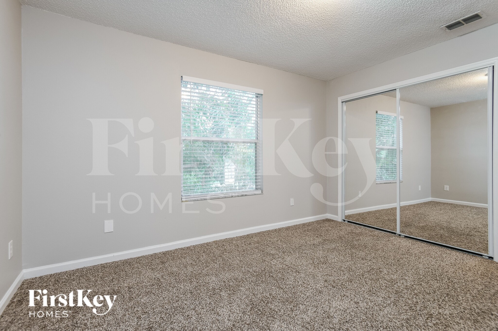 Building Photo - 12816 Enclave Dr