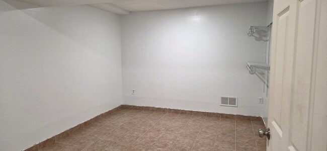 Building Photo - Convenience Meets Charm in This Frederick Gem!