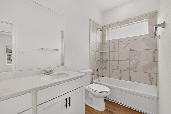 Building Photo - 941 Legends Ln
