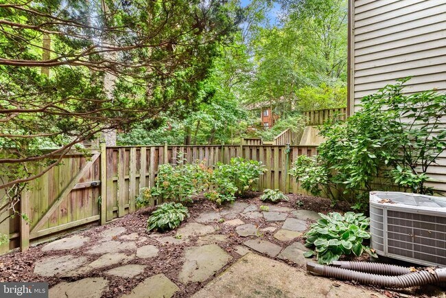 Building Photo - 11545 Hearthstone Ct