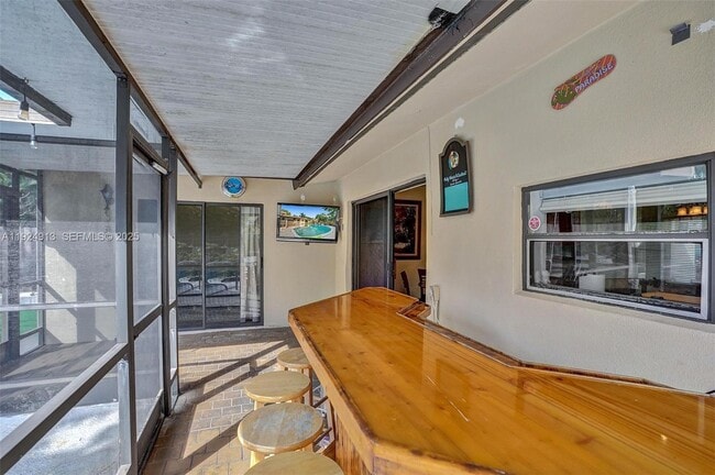 Building Photo - 2620 NE 19th St