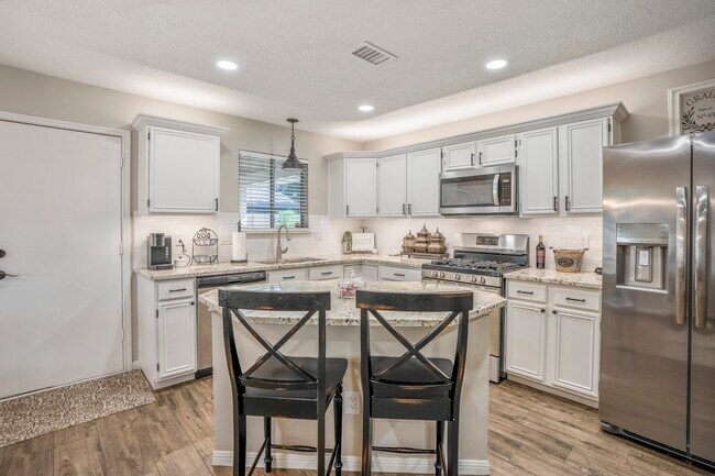 Building Photo - 5418 Roserock Ln