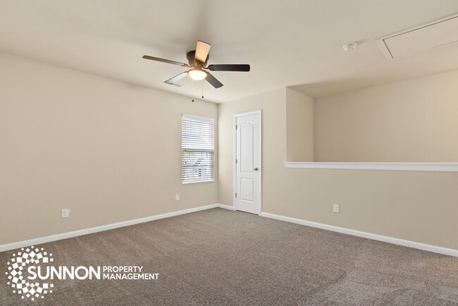 Building Photo - 3 Bed/2.5 Bath Home Close to Mountain Isla...