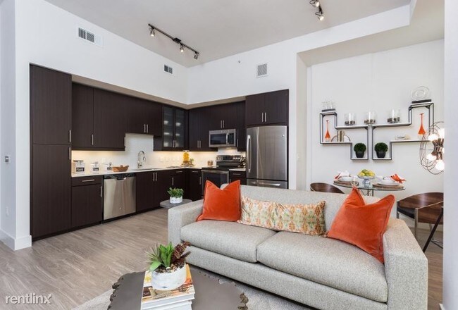 Building Photo - 1 br, 1 bath Condo - 90 Rainey St