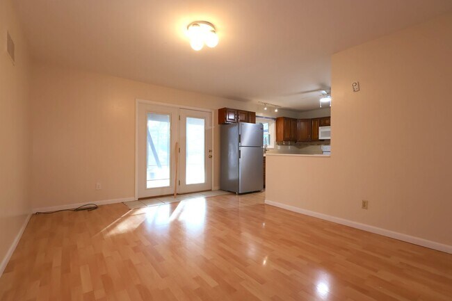 Building Photo - Charming 3-Bed, 2-Bath Home with 2 Car Garage & Covered Patio