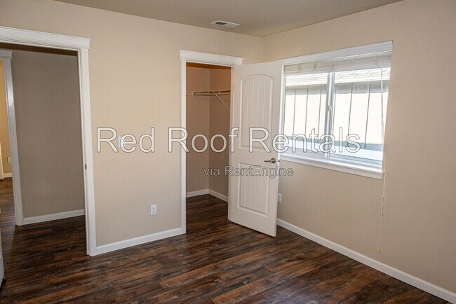 Building Photo - 1441 Farina Lp SE