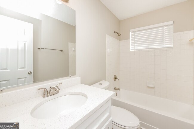 Building Photo - 40 Prestwick Dr
