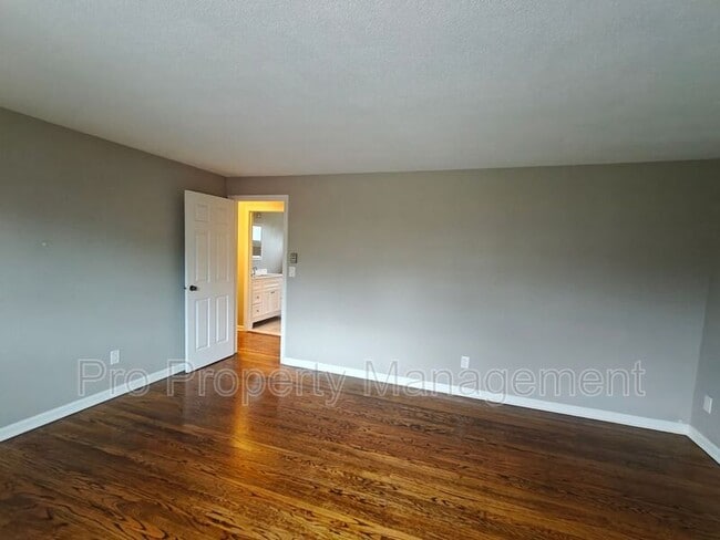 Building Photo - 700 High Street Ext