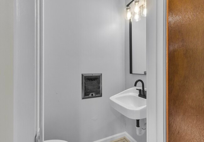 Building Photo - 109 Elizabeth St