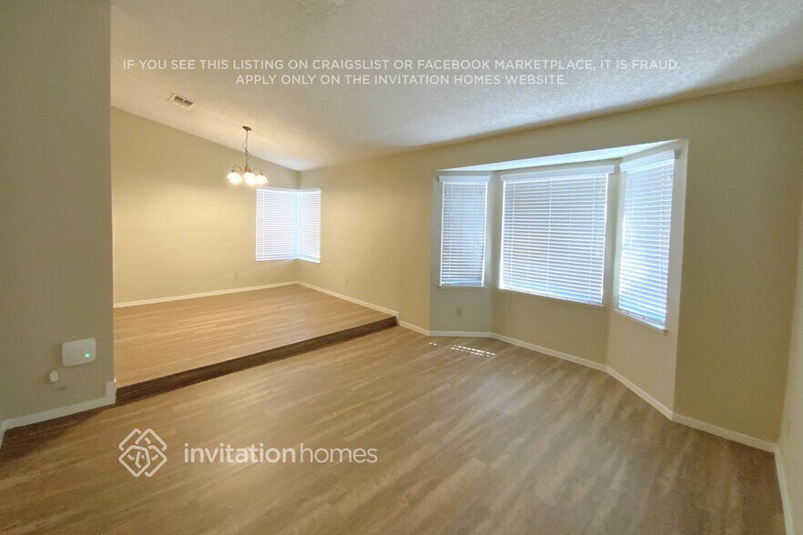 Building Photo - 4920 Evergreen Glen Dr