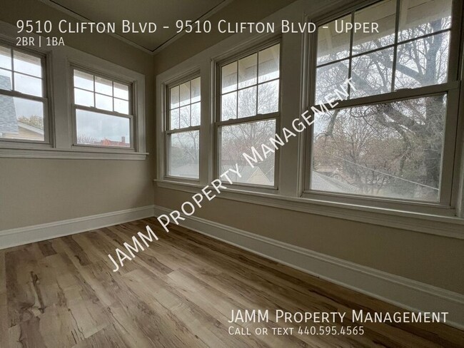 Building Photo - Updated 2 Bedroom Unit in Cleveland!