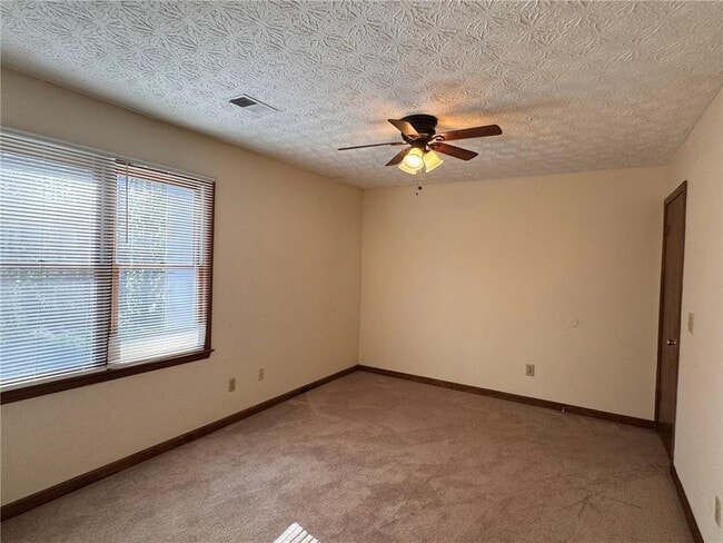 Building Photo - 1118 Booth Ct SW