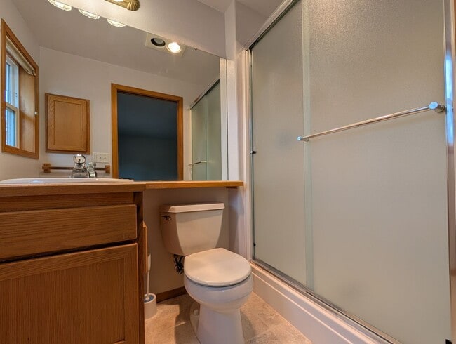 Building Photo - Beautiful 3-Bedroom, 2-Bath Home With fenced yard!