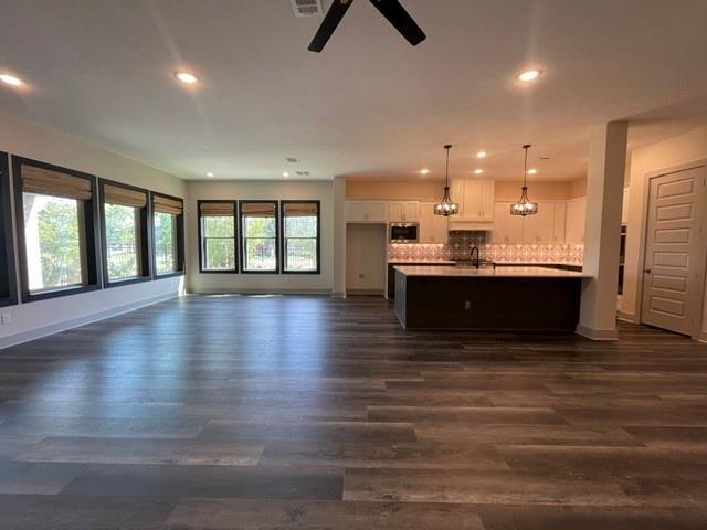 Building Photo - 4801 Park View Pl