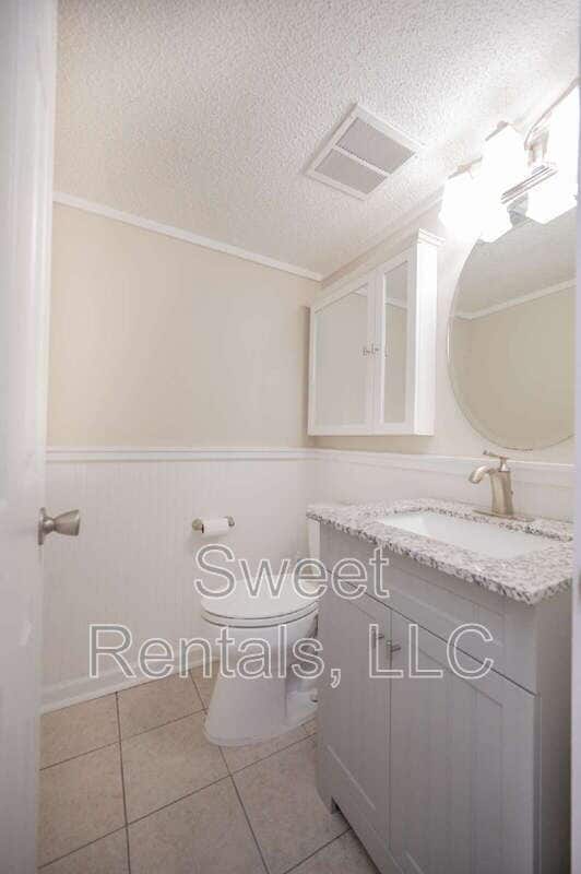 Building Photo - 415 Parkdale Dr