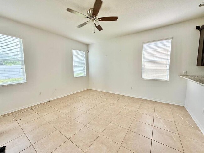 Building Photo - 7127 Nightshade Dr