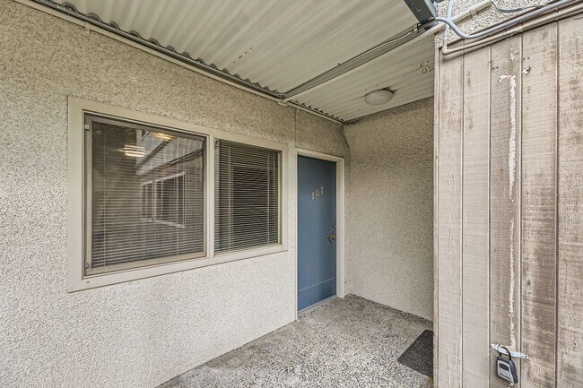 Interior Photo - Shangri-La Apartments