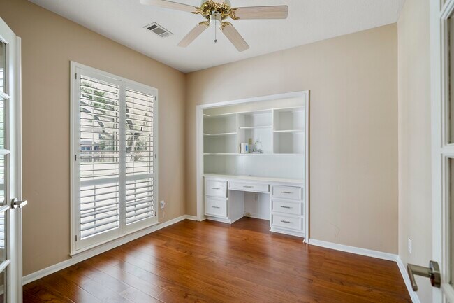 Building Photo - 9631 Bavaria Dr