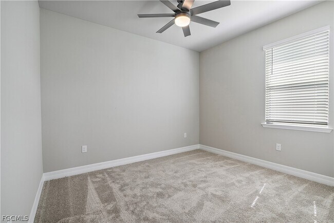 Building Photo - 44300 Saddlewood Ct