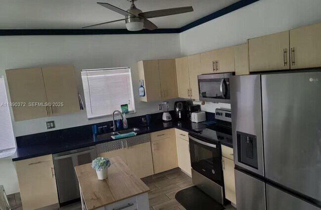 Building Photo - 10272 SW 227th Ln