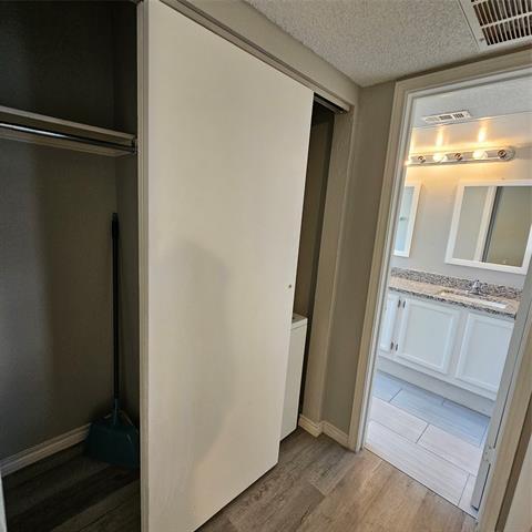 Building Photo - 5750 Phoenix Dr