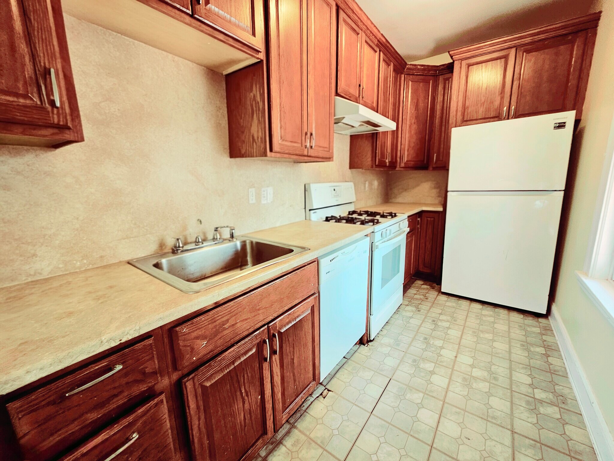 Building Photo - 243 Callender St