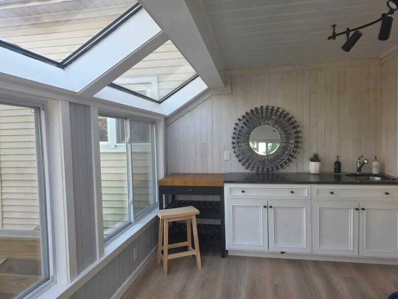 Building Photo - 13 Madison Pl