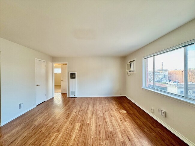 Building Photo - 5717 McCommas Blvd