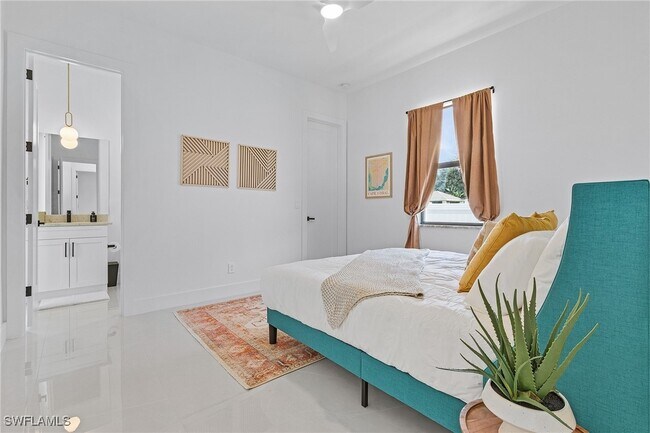 Building Photo - 1923 SW 27th Terrace