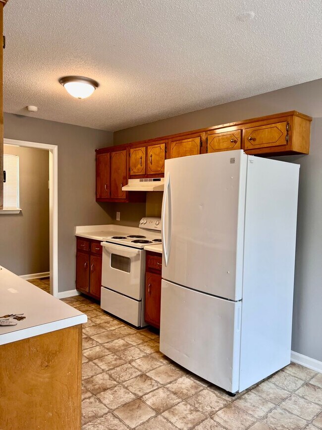 Building Photo - 407 Donna Dr