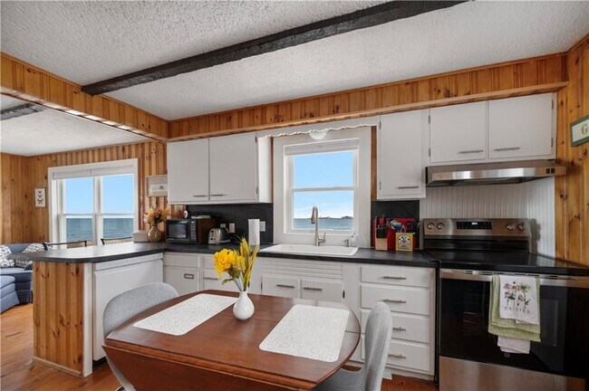 Building Photo - 28 Glenwood Ave