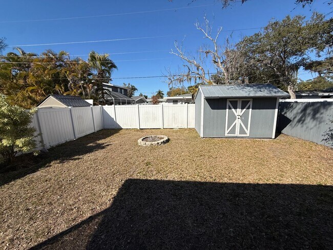 Building Photo - 3181 Hatton St