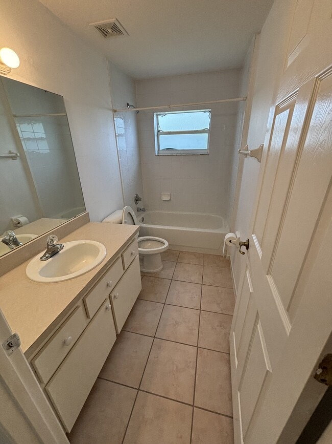 Building Photo - 5 Wood Arbor Ln