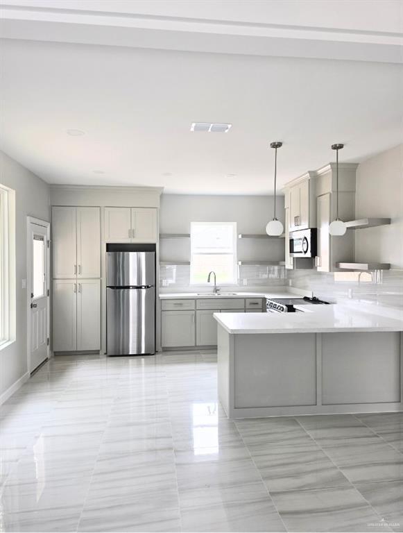 Building Photo - 13 Dragonfly St