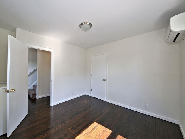 Building Photo - 49 Palisade Rd