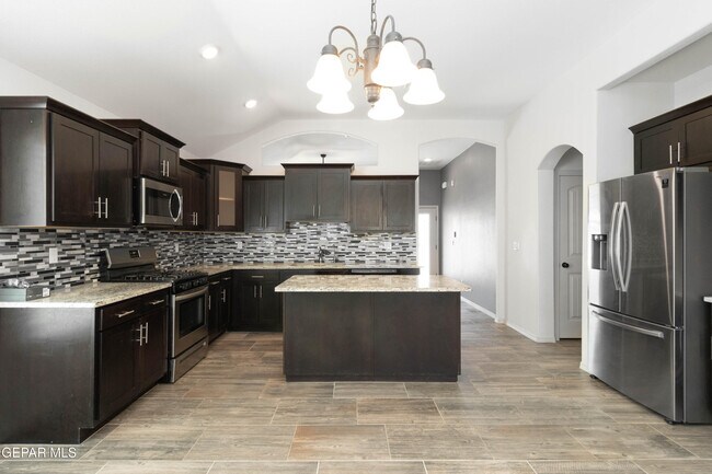 Building Photo - 14805 Jack White Ave