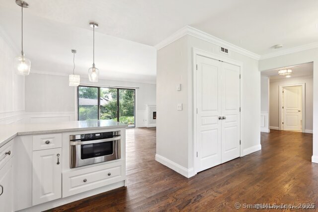 Building Photo - 122 Heritage Vlg