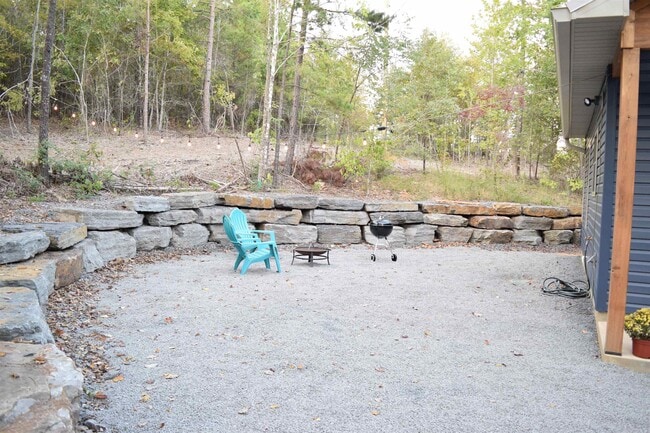 Building Photo - 86 Donham Dr