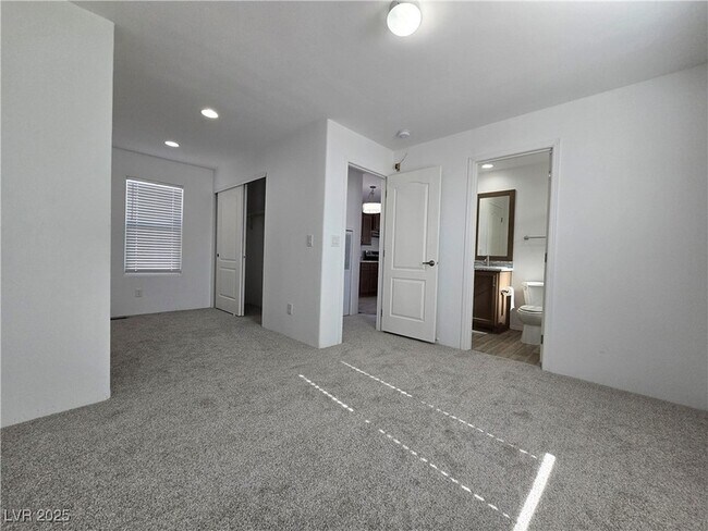 Building Photo - 3918 Cll Mirador