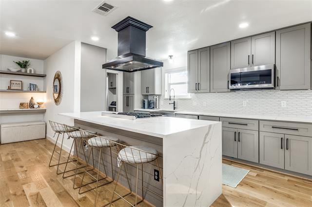 Building Photo - 2808 Sharpview Ln