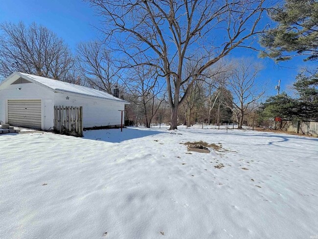 Building Photo - 2425 N Headley Rd