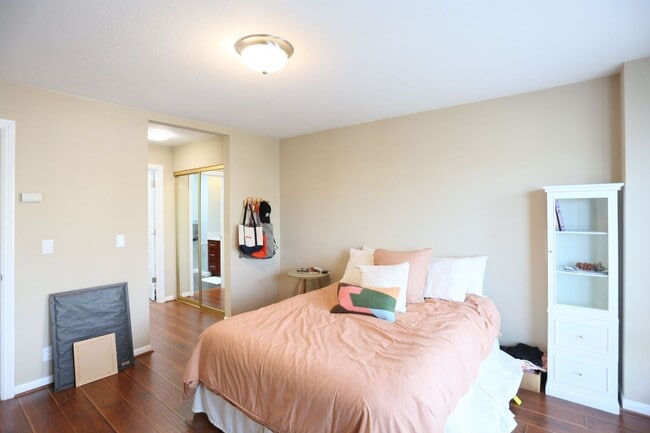 Building Photo - 7221 Geary Blvd